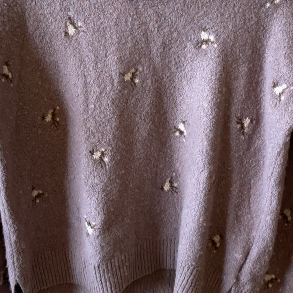 Madewell Embroidered Cross-Stitch Floral Sweater in Heather Lavender
Madewell - Picture 5 of 14